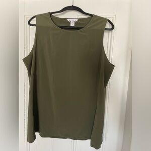 Women’s Athleta quick dry sleeveless activewear tank top - size XL